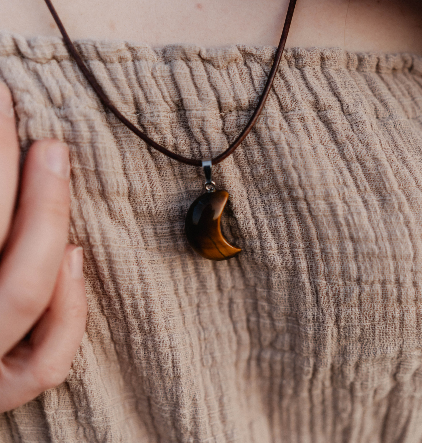 Kette Edelsteinanhänger Tiegerauge Symbol Mond
