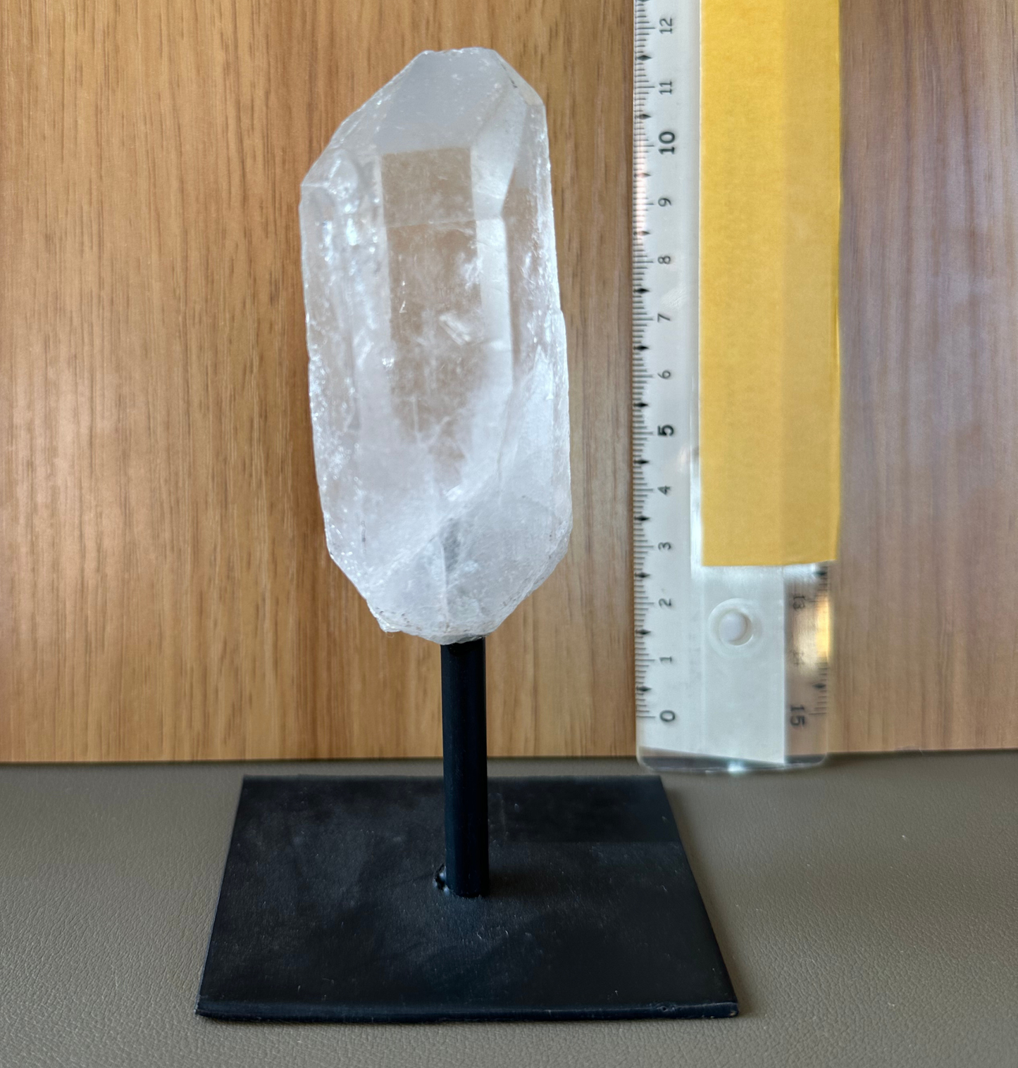 Quarz-Skulptur – Rohstein, ca. 15–17 cm