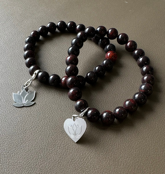 Brekzienjaspis Edelsteinarmband -Dein Begleiter für Kraft & Stabilität