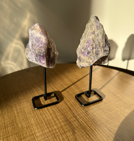 Amethyst-Skulptur – Rohstein, ca. 15–17 cm