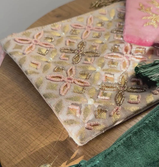 Samt-Täschchen – Lebensbaum, Lotusblüte & Lebensblume